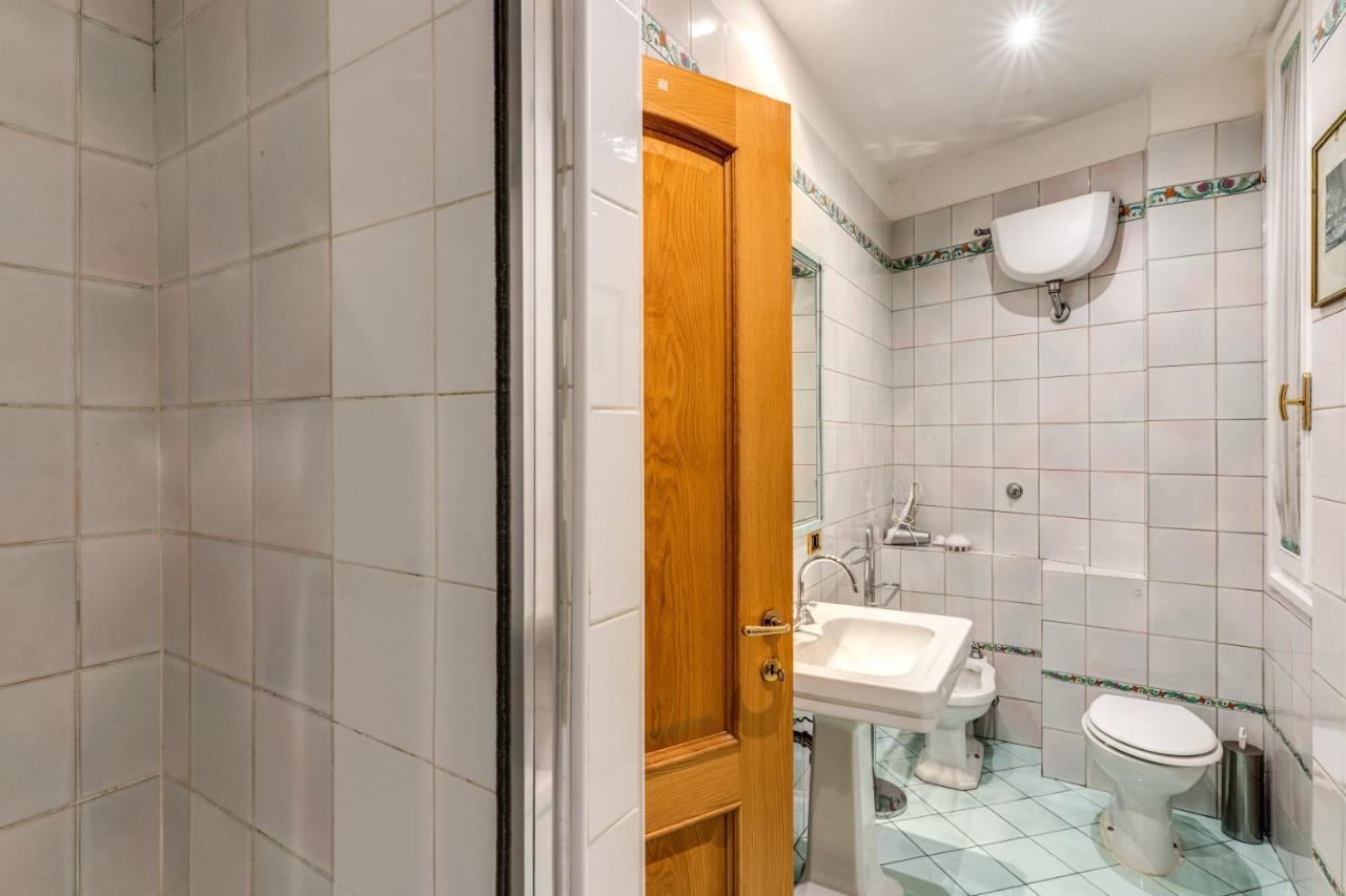 Lovely Flat By The Trevi Fountain Roma Exterior foto
