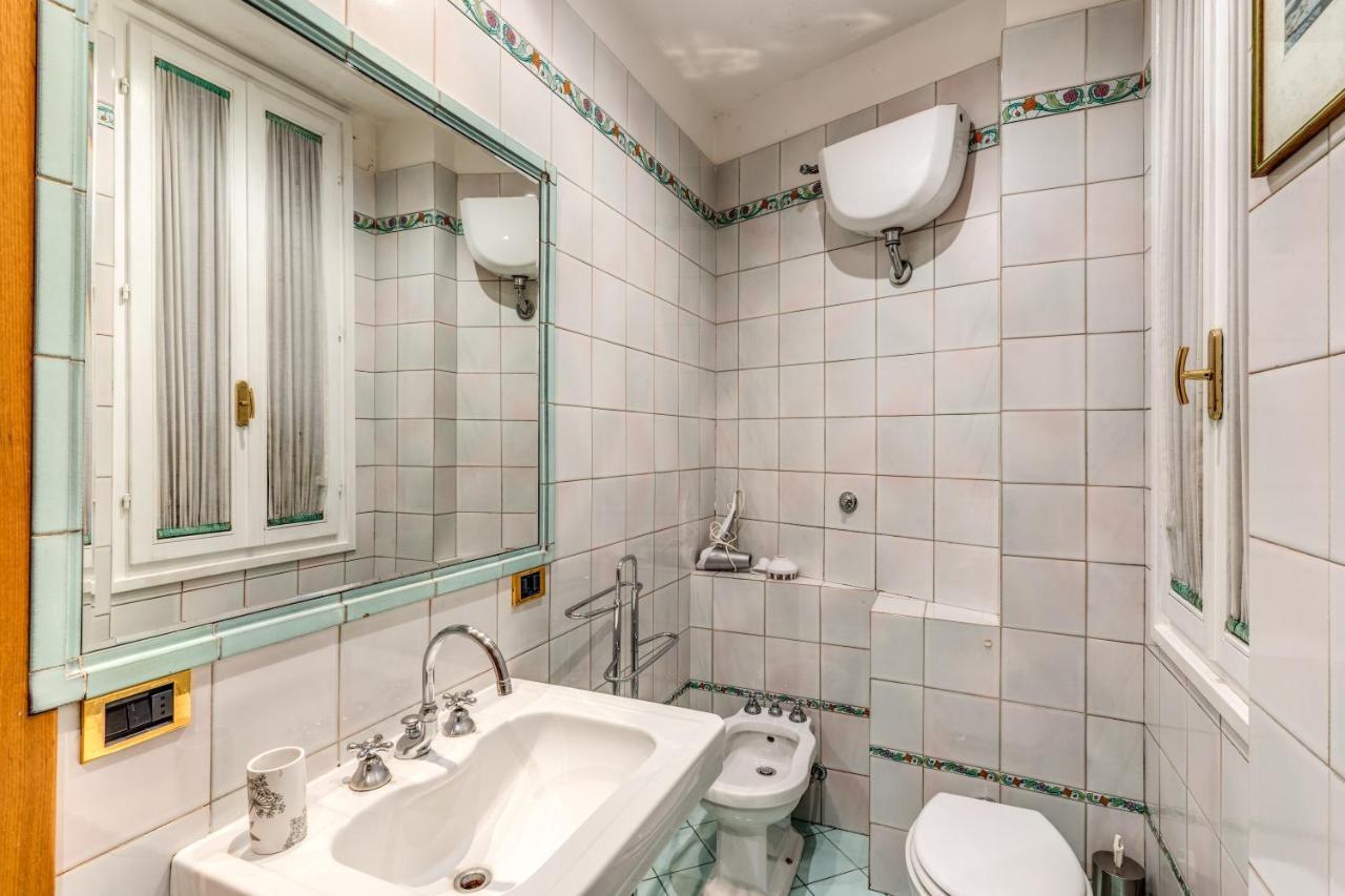 Lovely Flat By The Trevi Fountain Roma Exterior foto