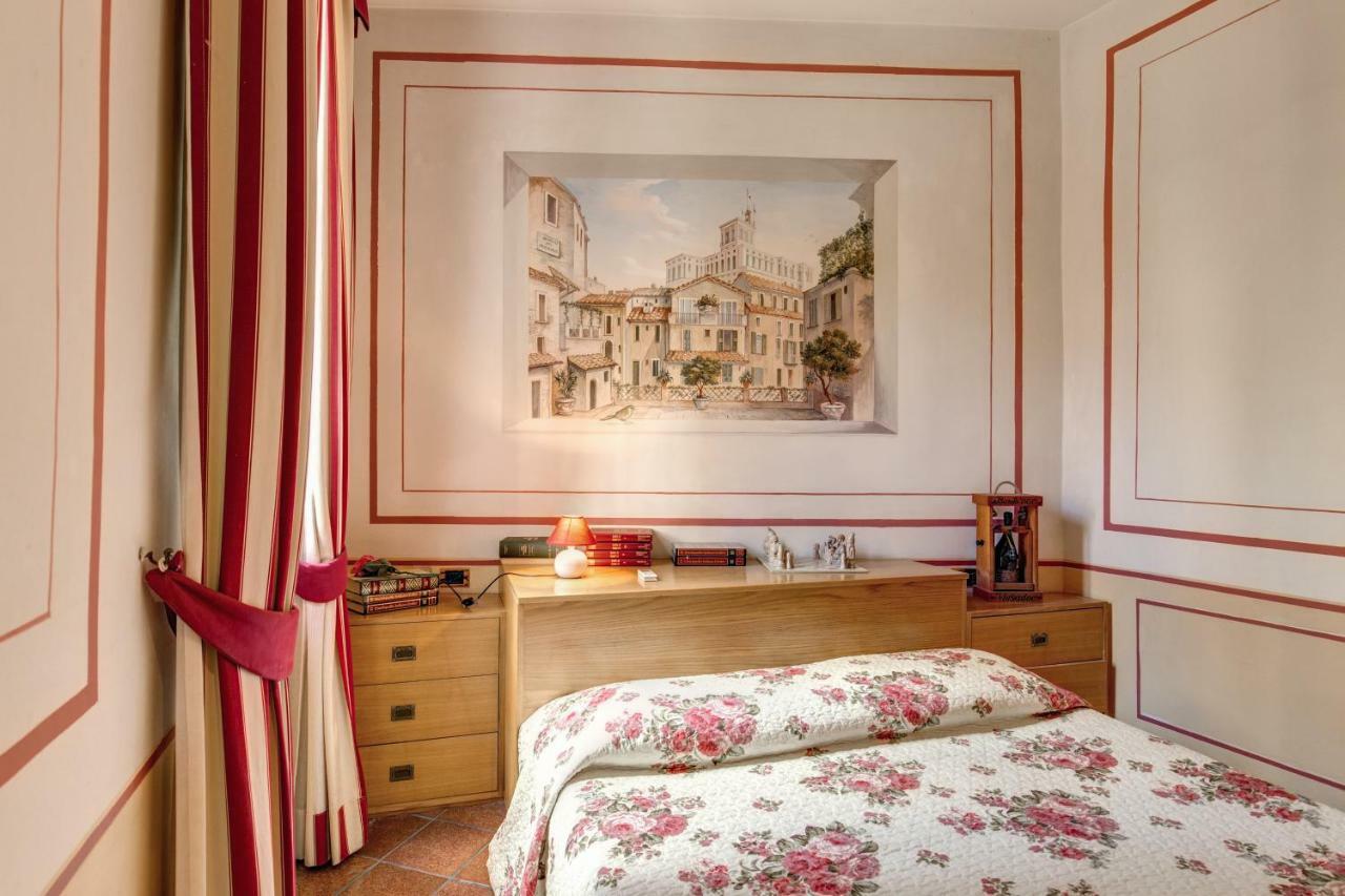 Lovely Flat By The Trevi Fountain Roma Exterior foto