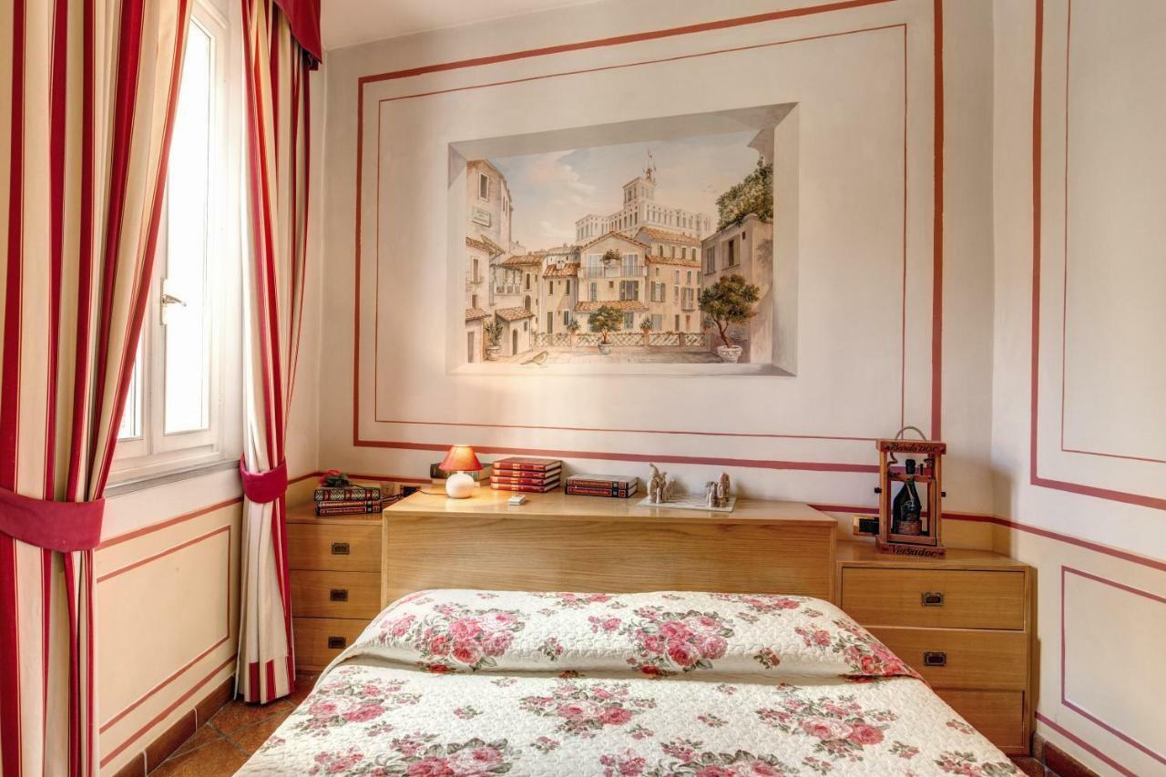 Lovely Flat By The Trevi Fountain Roma Exterior foto